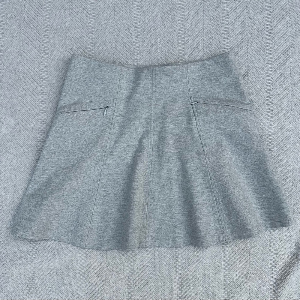 Southern Tide grey skater mini skirt